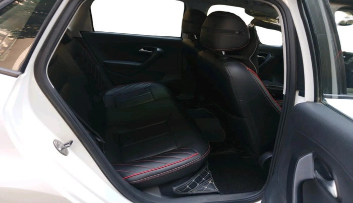 2014 Volkswagen Polo COMFORTLINE 1.2 Diesel, Diesel, Manual, 2,05,009 km, interior