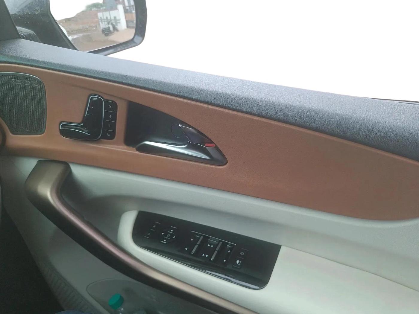 2026 Mahindra XUV 7XO AX7 T 2WD Petrol 2.0L Turbo Automatic 7 STR, Petrol, Automatic, 6,034 km, interior