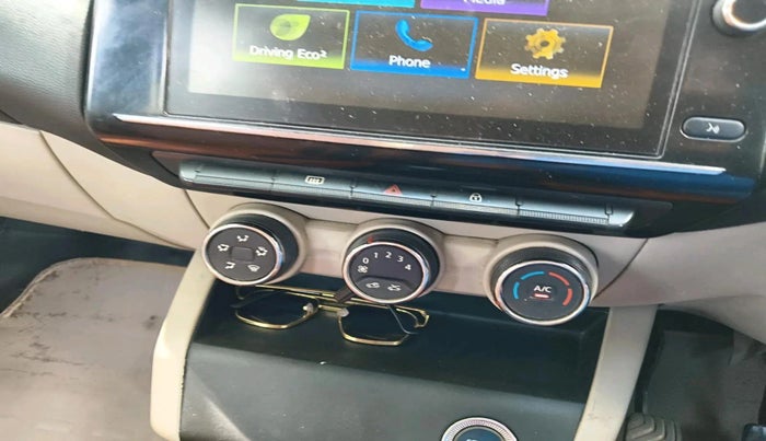 2020 Renault TRIBER RXZ, Petrol, Manual, 69,646 km, interior