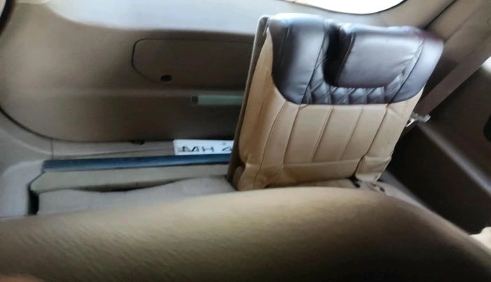 2012 Mahindra XUV500 W8, Diesel, Manual, 1,39,363 km, interior