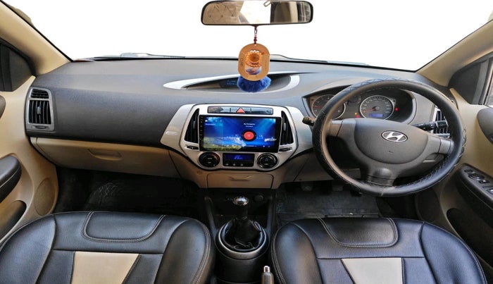 2014 Hyundai i20 MAGNA (O) 1.2, Petrol, Manual, 1,34,258 km, interior