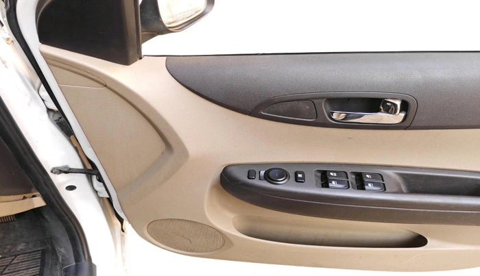 2014 Hyundai i20 MAGNA (O) 1.2, Petrol, Manual, 1,34,258 km, interior