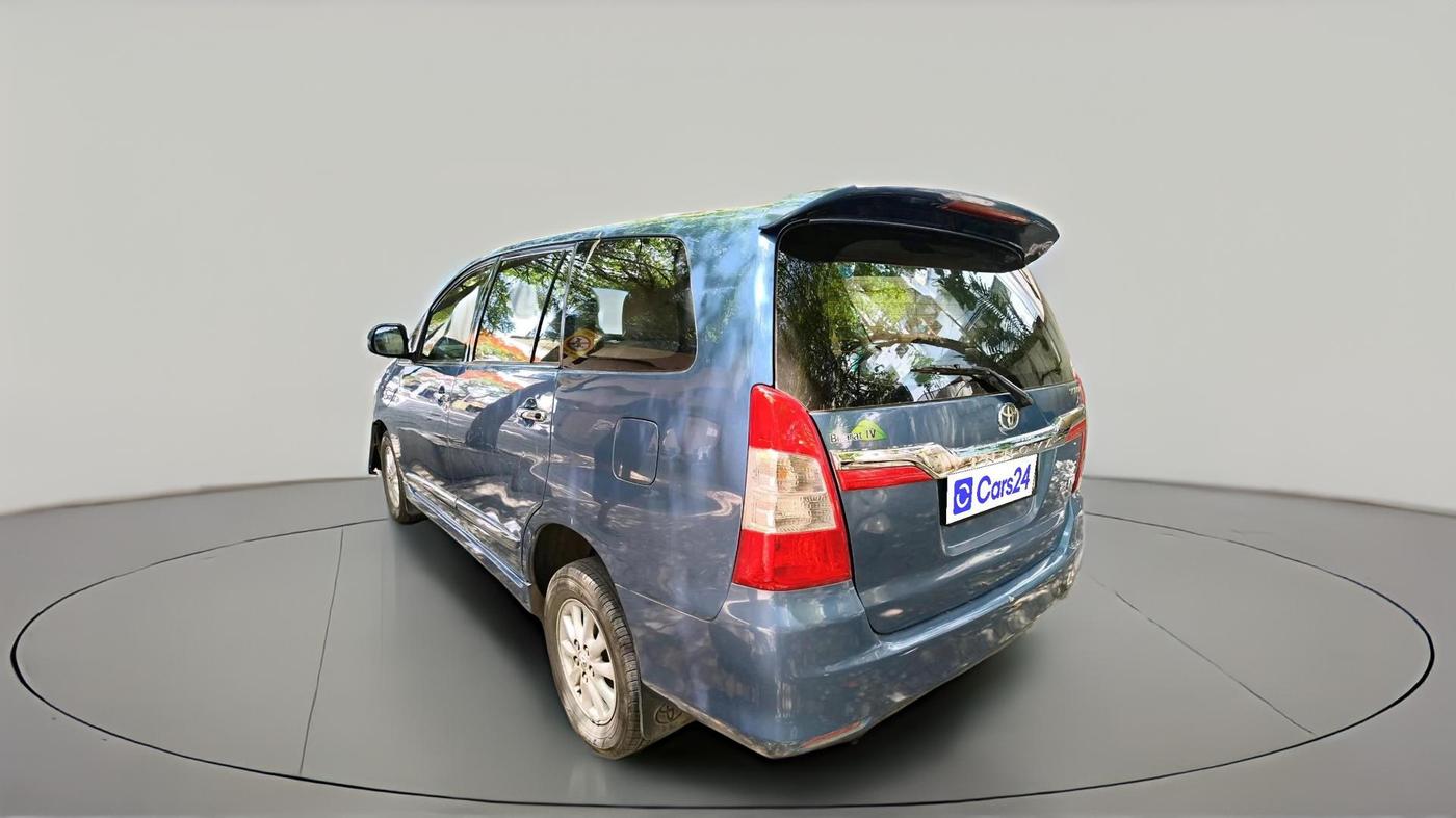 2014 Toyota Innova 2.5 VX 7 STR, Diesel, Manual, 2,14,144 km, exterior