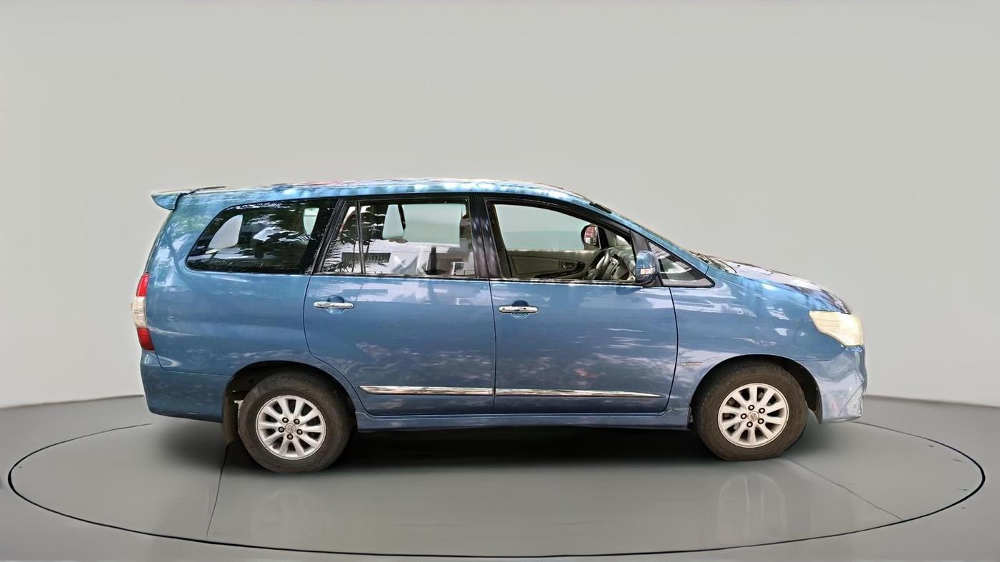2014 Toyota Innova 2.5 VX 7 STR, Diesel, Manual, 2,14,144 km, exterior