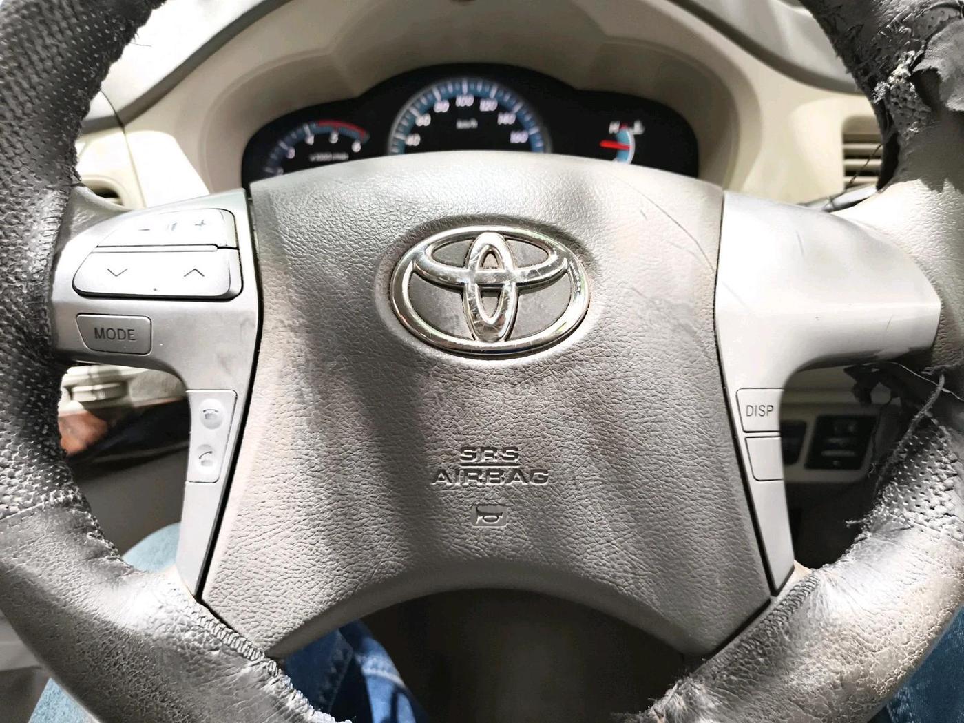 2014 Toyota Innova 2.5 VX 7 STR, Diesel, Manual, 2,14,144 km, interior