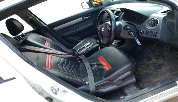 2010 Maruti Swift ZXI, CNG, Manual, 1,14,169 km, interior
