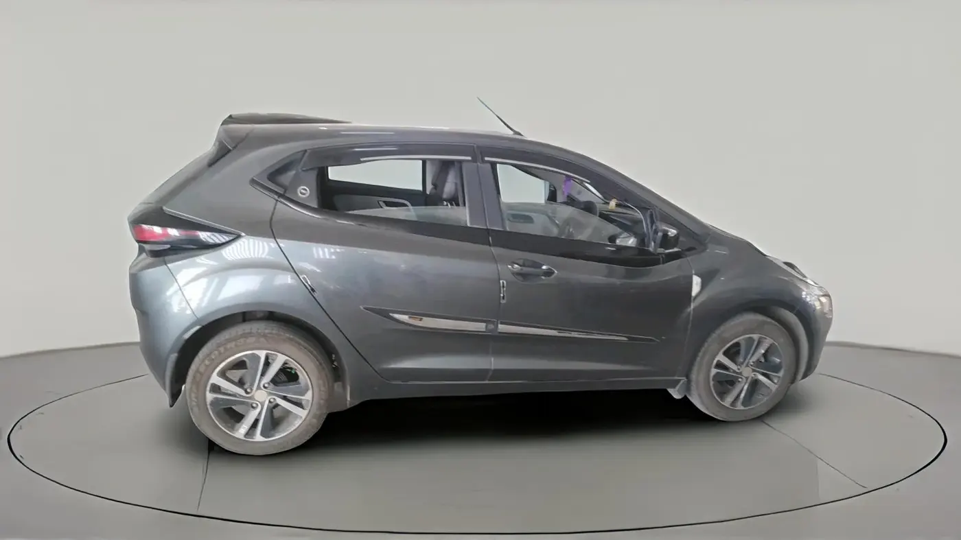 2024 Tata ALTROZ XZ PETROL, Petrol, Manual, 7,597 km, exterior