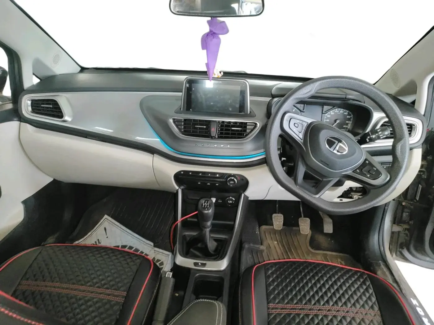 2024 Tata ALTROZ XZ PETROL, Petrol, Manual, 7,597 km, interior