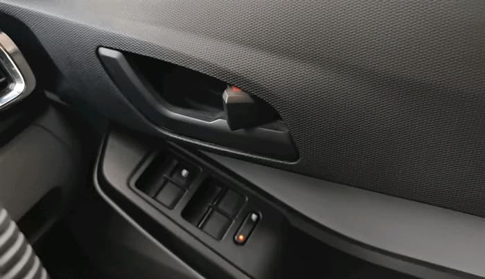 2021 Tata Tiago XZ PETROL, Petrol, Manual, 23,747 km, interior