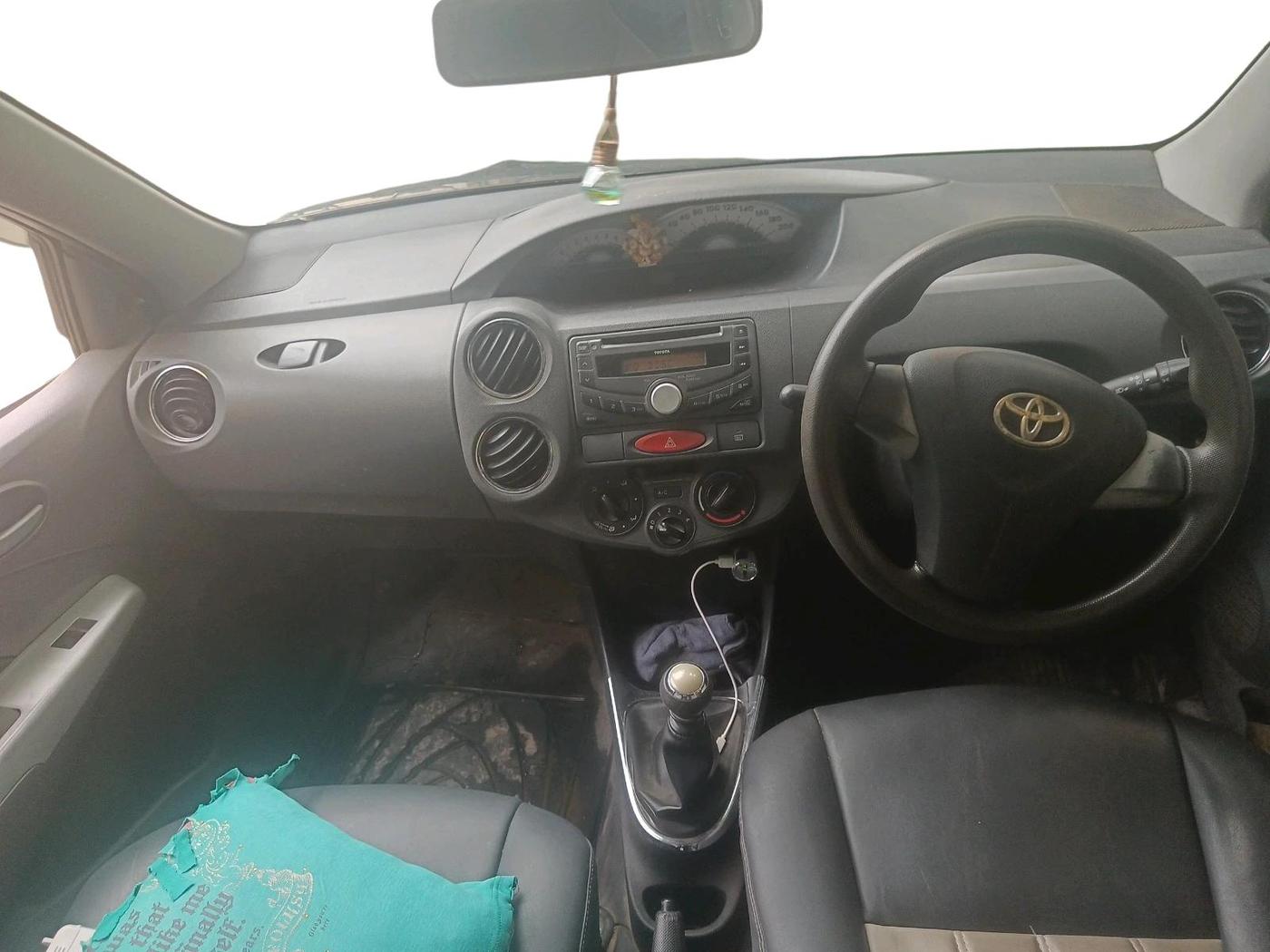 2012 Toyota Etios VD, Diesel, Manual, 75,786 km, interior