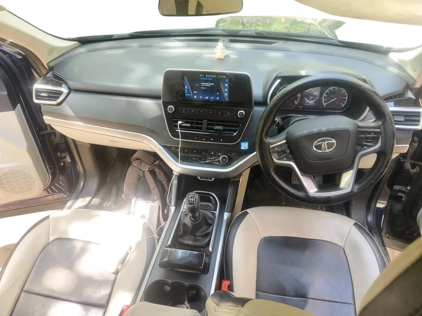 2022 Tata Safari XT PLUS, Diesel, Manual, 48,402 km, interior