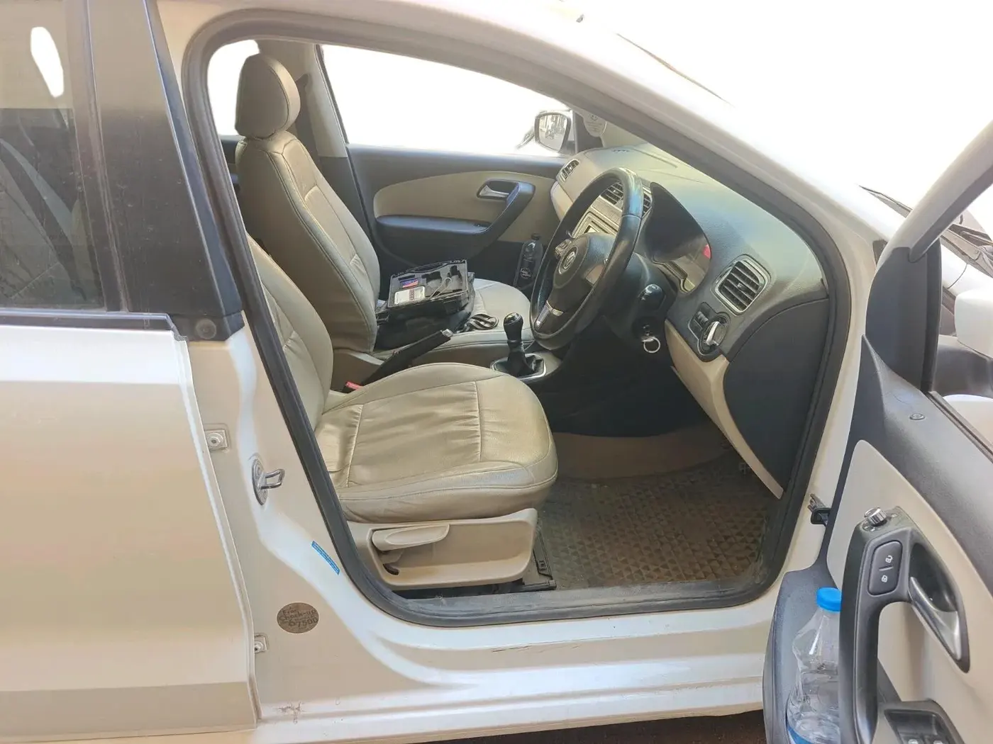 2013 Volkswagen Polo HIGHLINE1.2L, Petrol, Manual, 68,278 km, interior