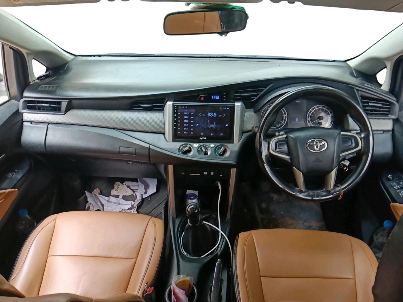 2017 Toyota Innova Crysta 2.4 G 7 STR, Diesel, Manual, 3,00,300 km, interior