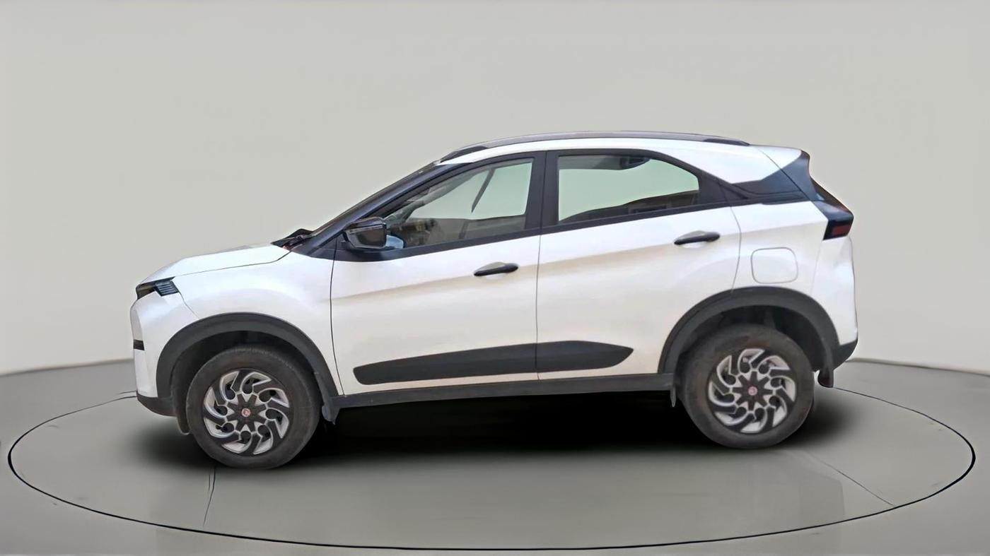 2024 Tata NEXON PURE SUNROOF 1.2 PETROL, Petrol, Manual, 5,061 km, exterior