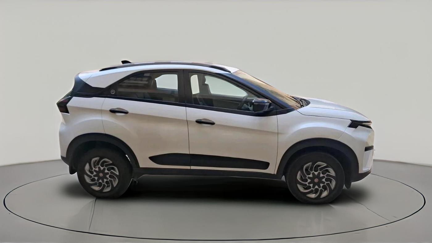 2024 Tata NEXON PURE SUNROOF 1.2 PETROL, Petrol, Manual, 5,061 km, exterior