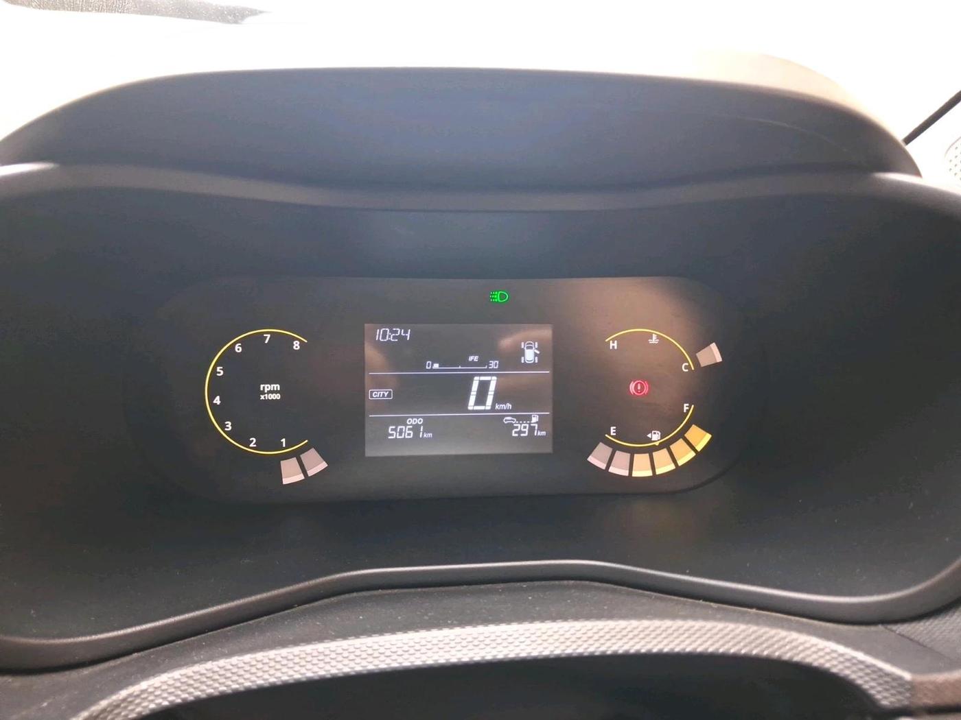 2024 Tata NEXON PURE SUNROOF 1.2 PETROL, Petrol, Manual, 5,061 km, interior