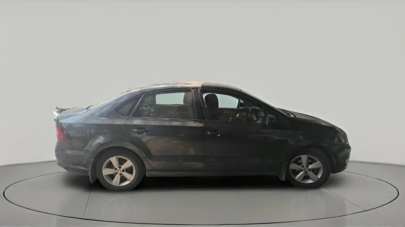 2016 Skoda Rapid AMBITION 1.5 TDI, Diesel, Manual, 2,45,590 km, exterior