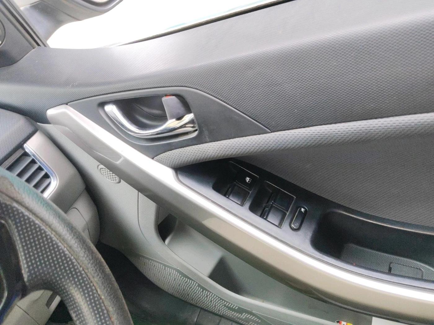 2019 Tata NEXON XZA PLUS PETROL, Petrol, Automatic, 1,18,870 km, interior