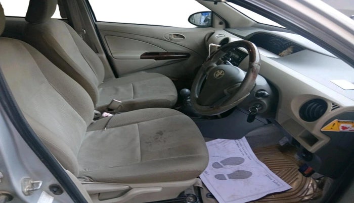 2015 Toyota Etios Liva GD, Diesel, Manual, 1,30,065 km, interior