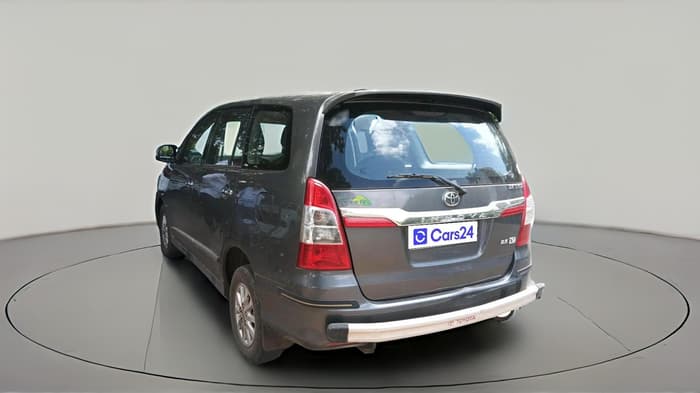 2013 Toyota Innova 2.5 VX 7 STR, Diesel, Manual, 2,46,630 km, exterior