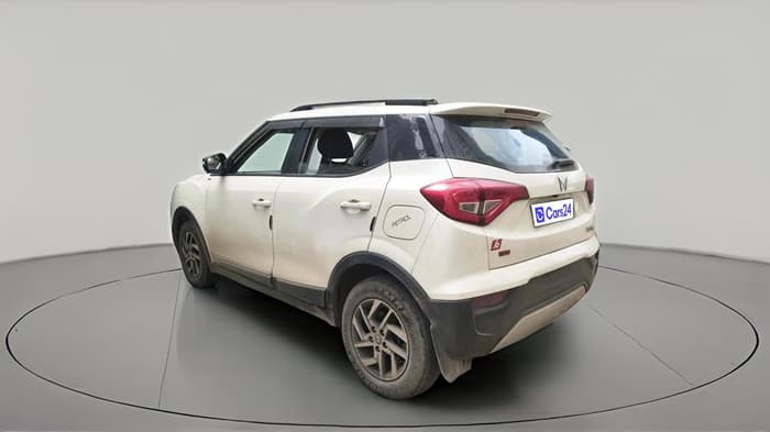 2023 Mahindra XUV300 W8 1.2 PETROL, Petrol, Manual, 44,401 km, exterior