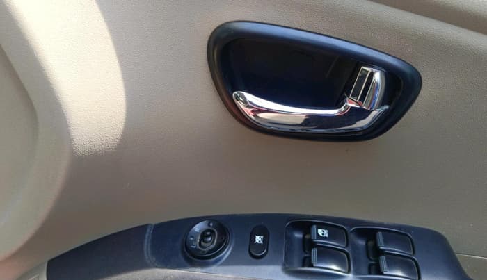 2011 Hyundai i10 SPORTZ 1.2, Petrol, Manual, 78,837 km, interior