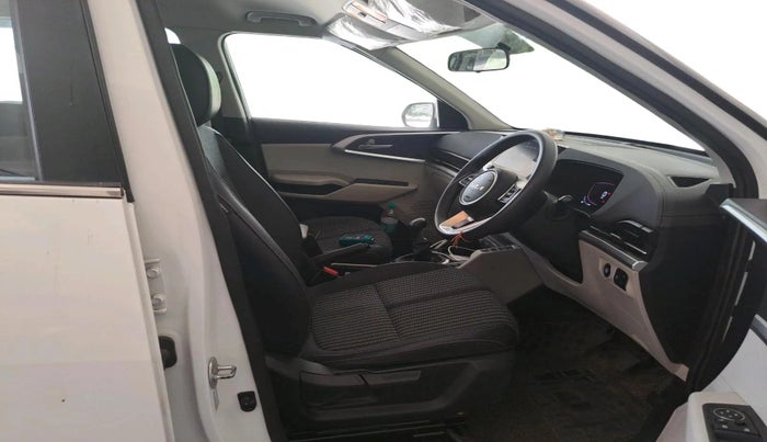 2022 KIA CARENS PRESTIGE PLUS 1.4 PETROL 7 STR, Petrol, Manual, 34,804 km, interior