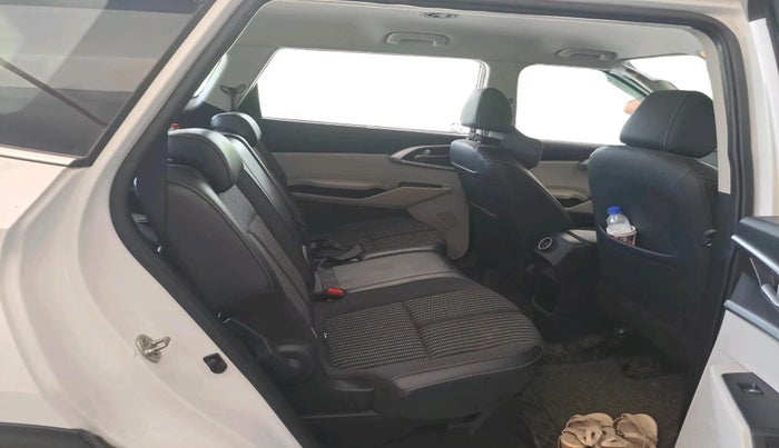 2022 KIA CARENS PRESTIGE PLUS 1.4 PETROL 7 STR, Petrol, Manual, 34,804 km, interior