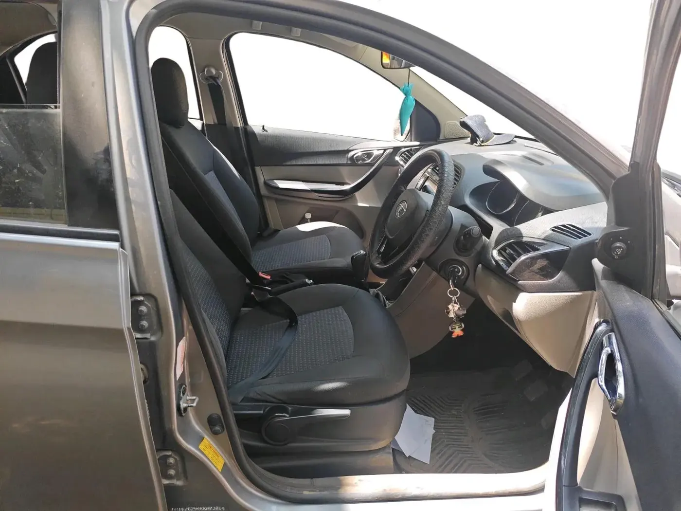 2019 Tata Tiago XZ PLUS PETROL, Petrol, Manual, 80,586 km, interior