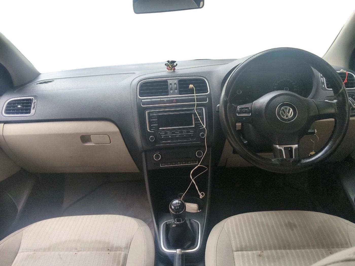 2014 Volkswagen Polo HIGHLINE1.2L, Petrol, Manual, 85,530 km, interior