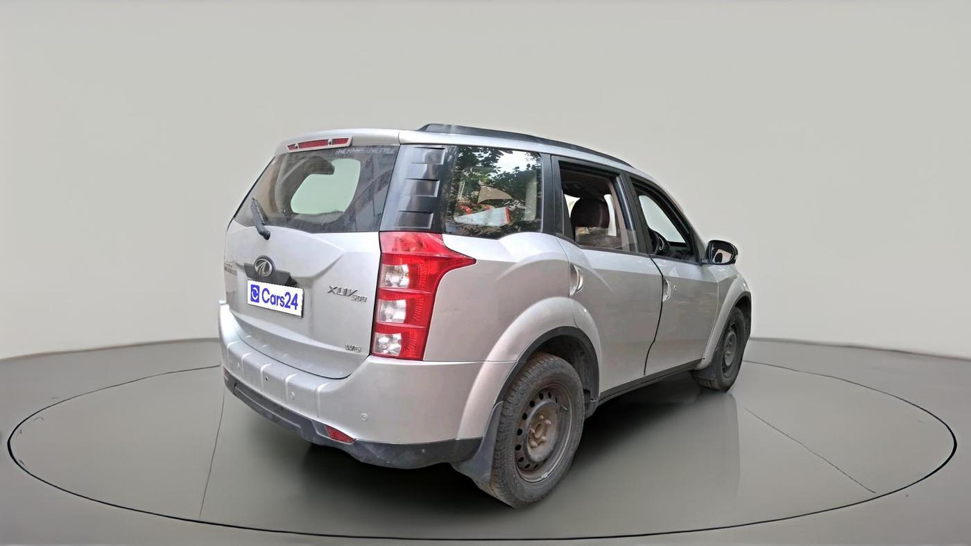 2015 Mahindra XUV500 W6, Diesel, Manual, 1,75,511 km, exterior