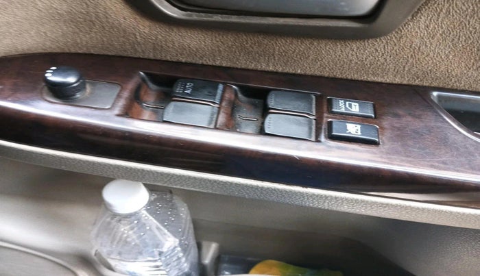 2010 Maruti SX4 ZXI, CNG, Manual, 2,01,305 km, interior
