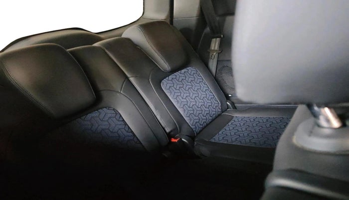 2025 Tata Safari ACCOMPLISHED PLUS DARK EDITION, Diesel, Manual, 26,045 km, interior