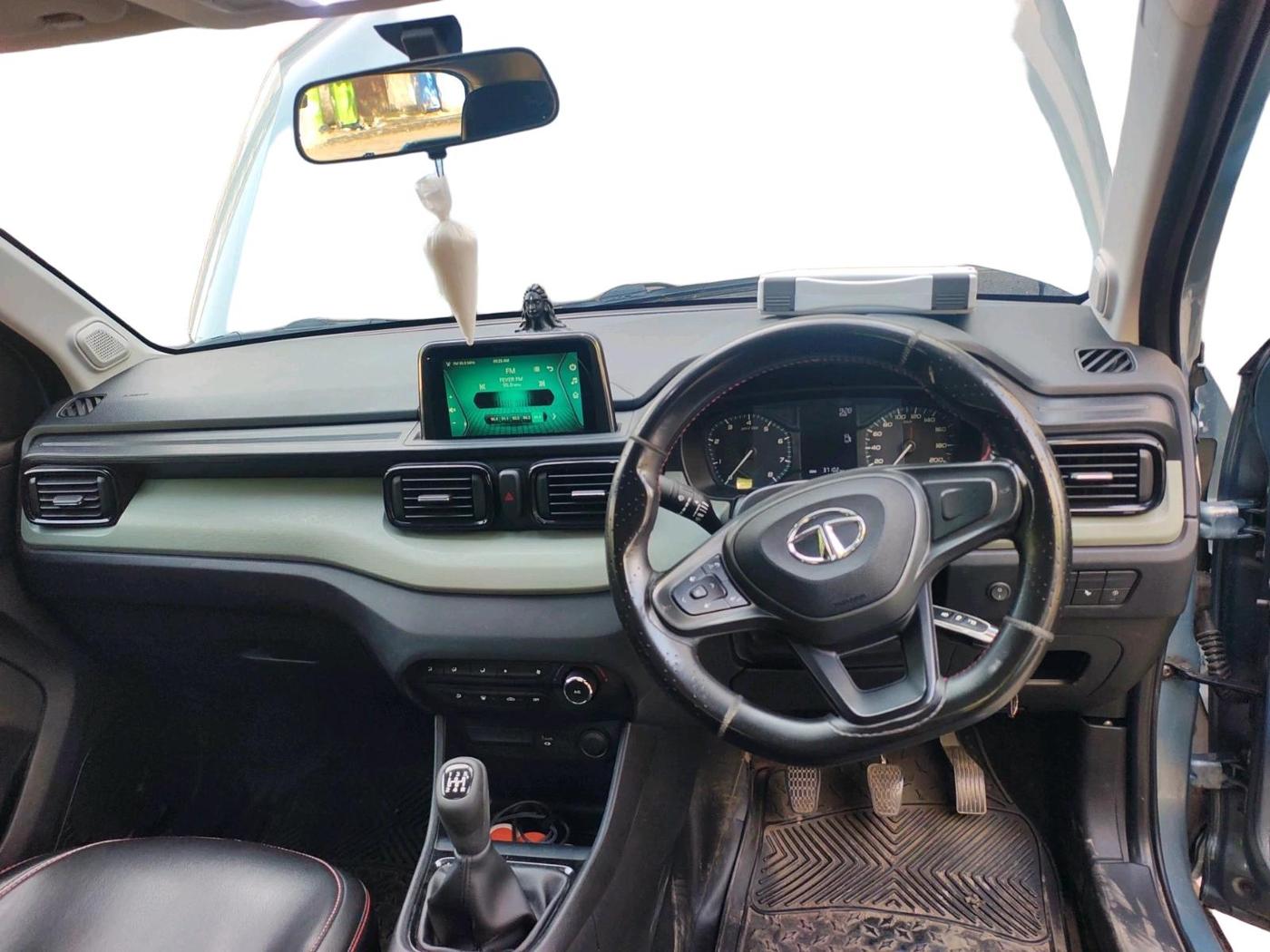 2023 Tata PUNCH ADVENTURE RHYTHM PACK MT, Petrol, Manual, 37,102 km, interior