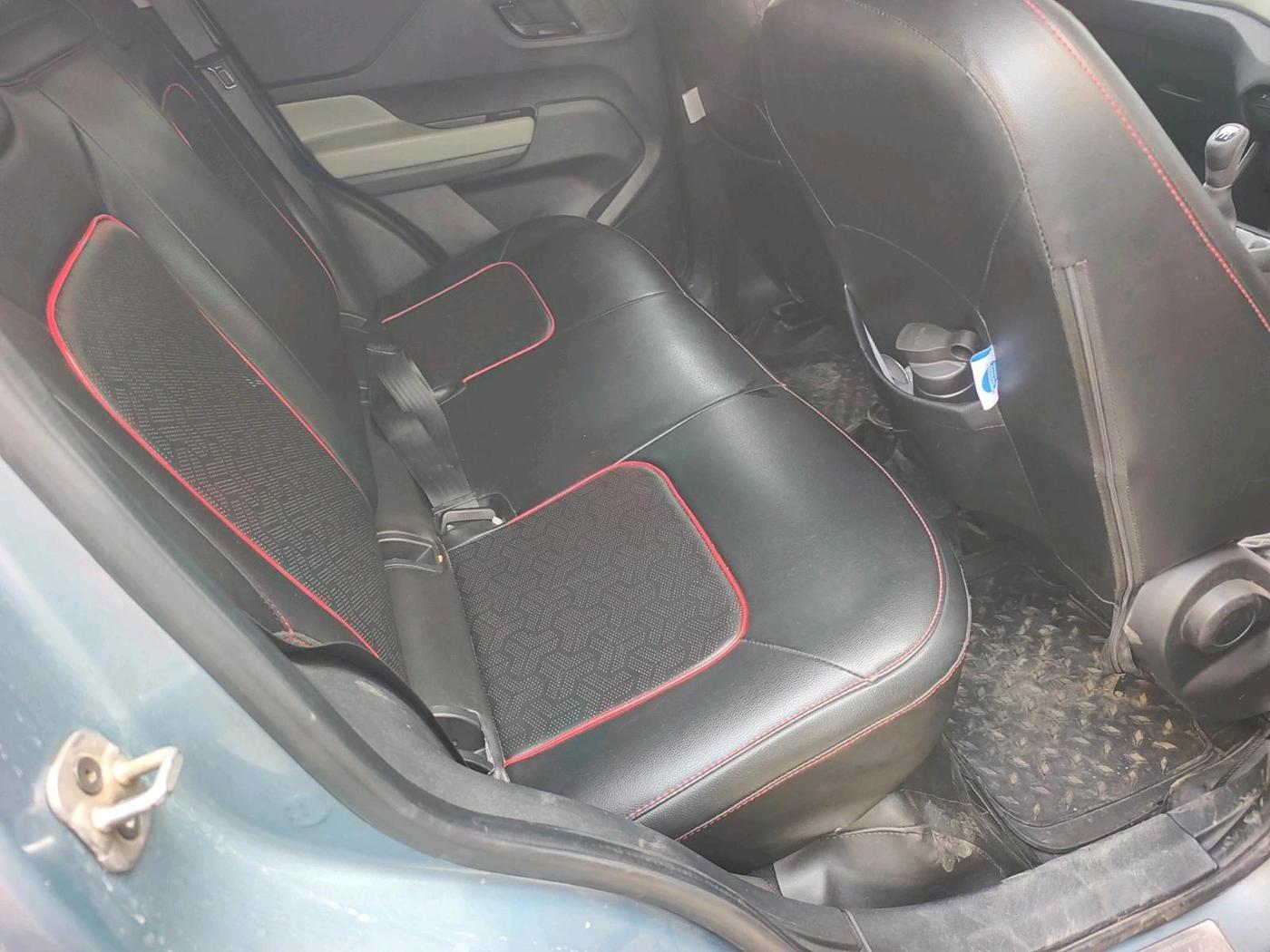 2023 Tata PUNCH ADVENTURE RHYTHM PACK MT, Petrol, Manual, 37,102 km, interior