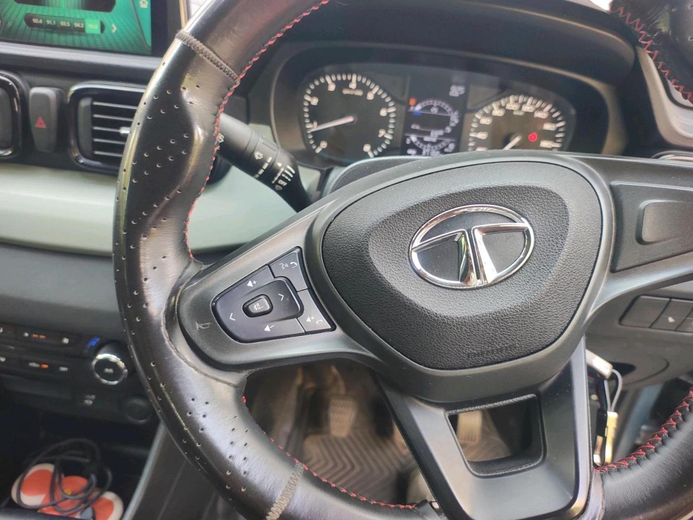 2023 Tata PUNCH ADVENTURE RHYTHM PACK MT, Petrol, Manual, 37,102 km, interior
