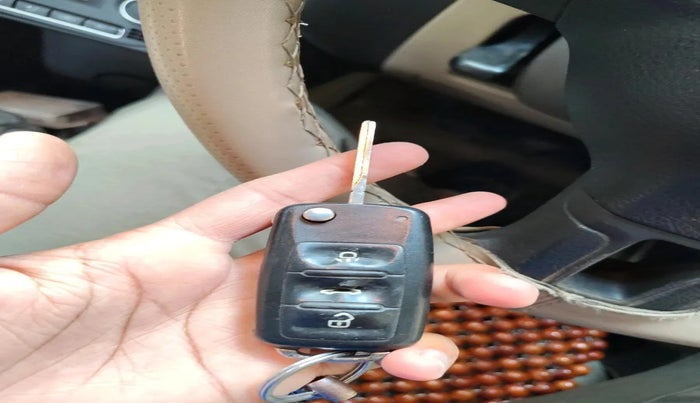 2011 Volkswagen Vento HIGHLINE 1.6 MPI, CNG, Manual, 1,33,967 km, interior