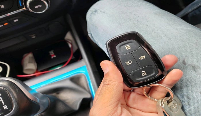 2021 Tata PUNCH CREATIVE  1.2 RTN DUAL TONE, Petrol, Manual, 30,571 km, interior