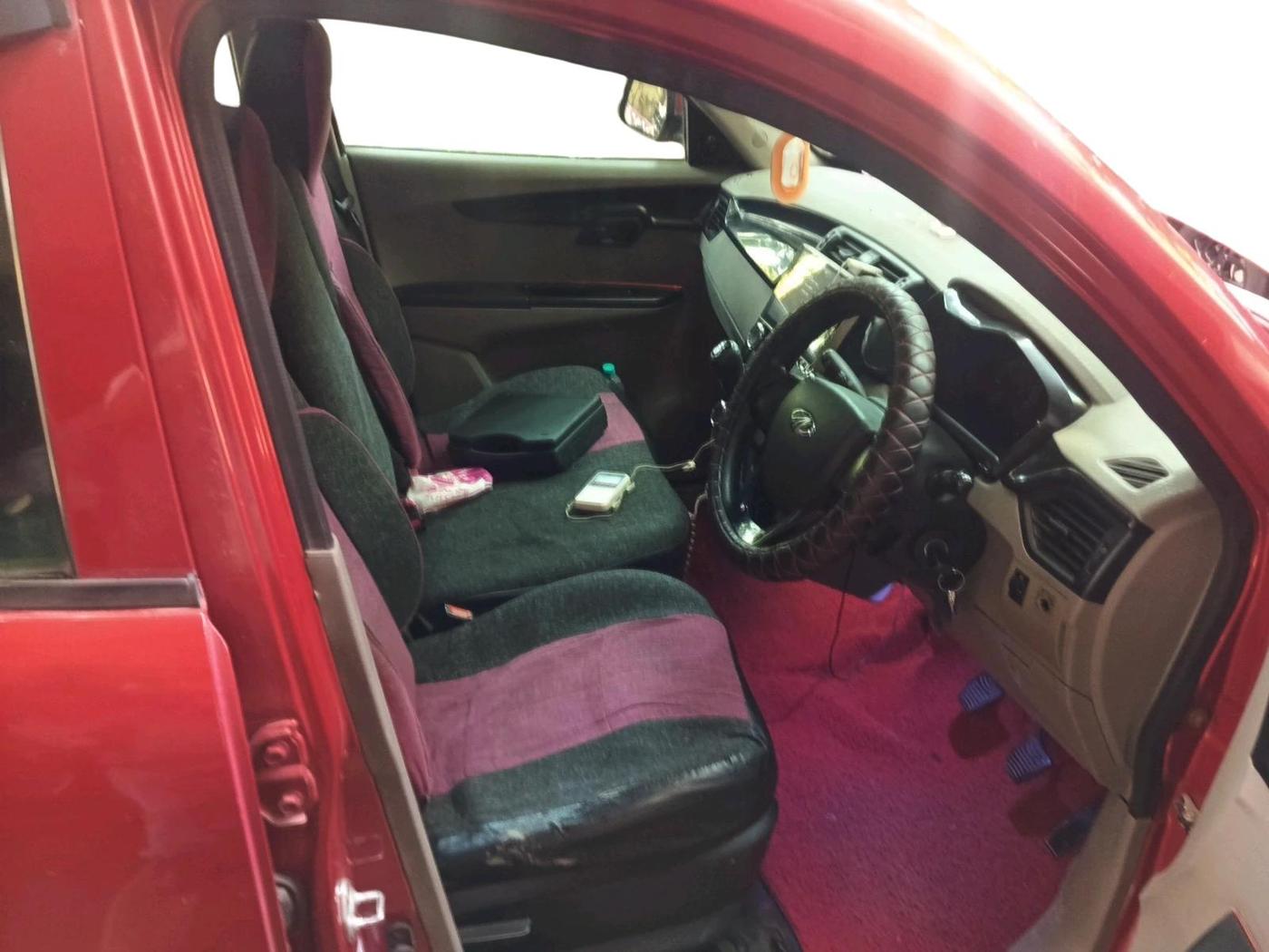 2017 Mahindra Kuv100 K4 6 STR, Petrol, Manual, 75,255 km, interior