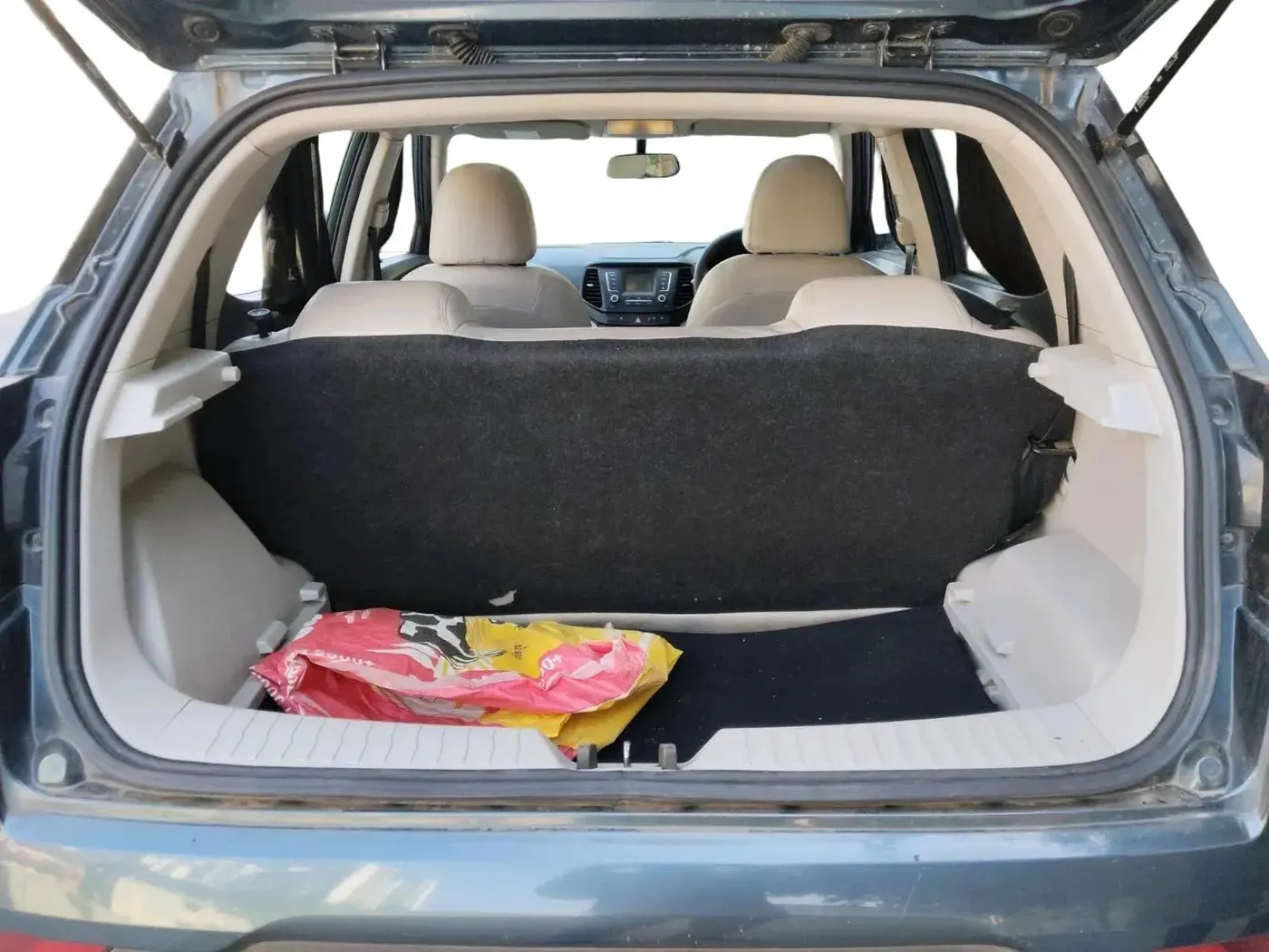 2022 Mahindra XUV300 W6 1.5 Diesel, Diesel, Manual, 60,496 km, exterior