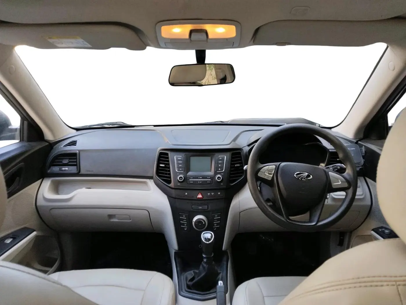 2022 Mahindra XUV300 W6 1.5 Diesel, Diesel, Manual, 60,496 km, interior