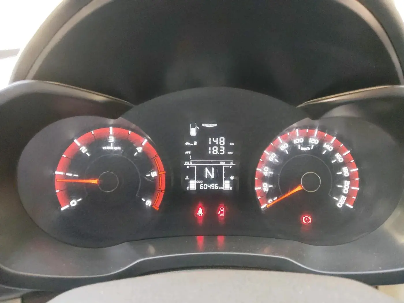 2022 Mahindra XUV300 W6 1.5 Diesel, Diesel, Manual, 60,496 km, interior