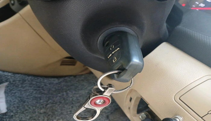 2012 Hyundai Verna FLUIDIC 1.6 CRDI EX, Diesel, Manual, 1,04,151 km, interior