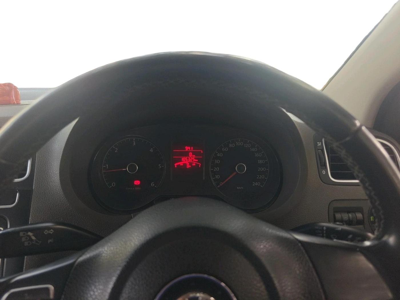 2012 Volkswagen Vento HIGHLINE DIESEL 1.6, Diesel, Manual, 1,05,325 km, interior