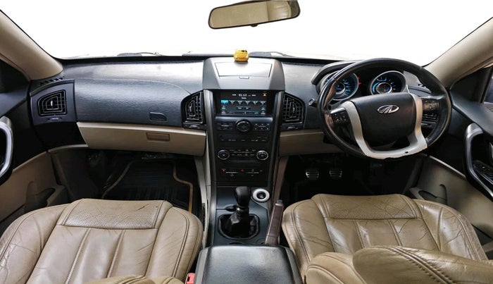 2015 Mahindra XUV500 W8, Diesel, Manual, 1,27,268 km, interior