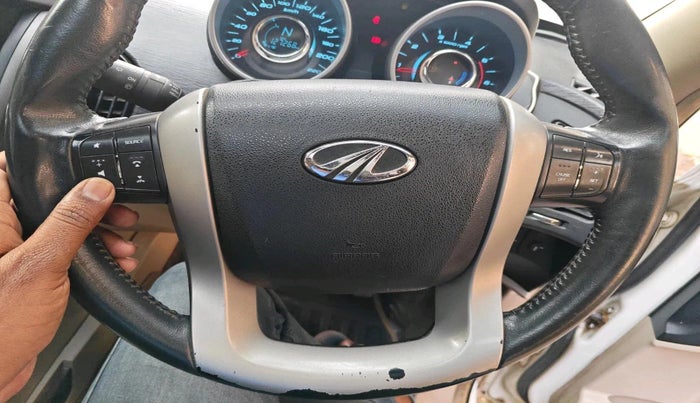 2015 Mahindra XUV500 W8, Diesel, Manual, 1,27,268 km, interior