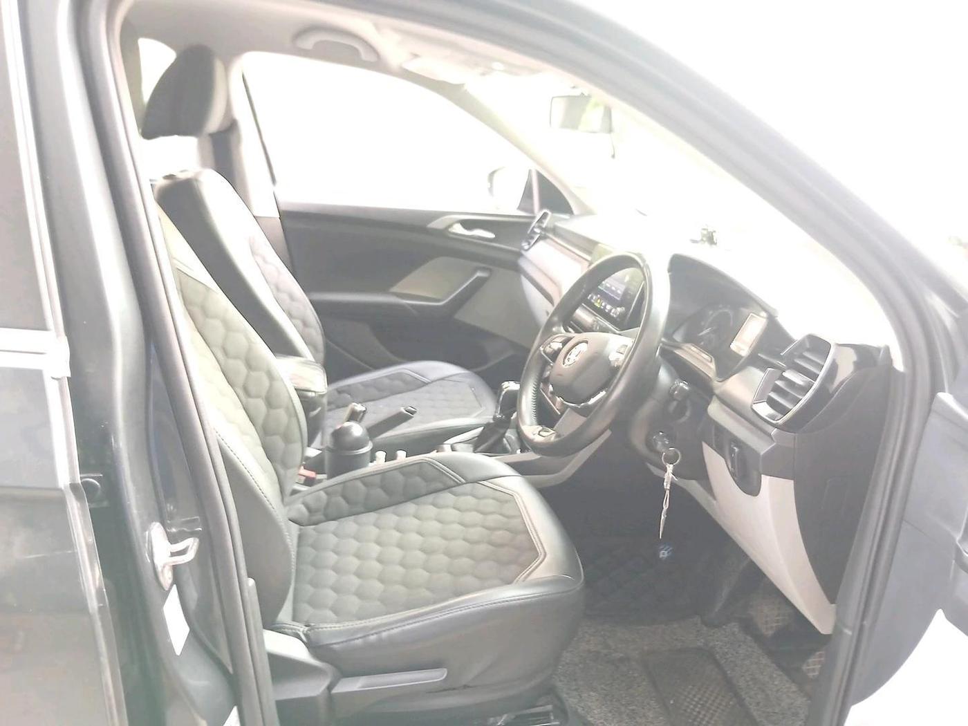2022 Skoda KUSHAQ AMBITION 1.0L TSI AT, Petrol, Automatic, 46,332 km, interior
