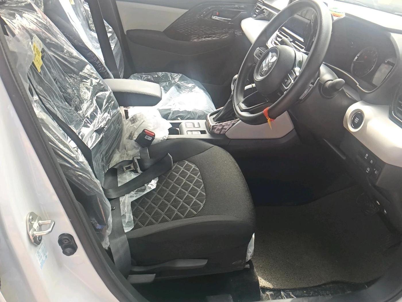 2026 Maruti Victoris Vxi 1.5 6AT, Petrol, Automatic, 261 km, interior