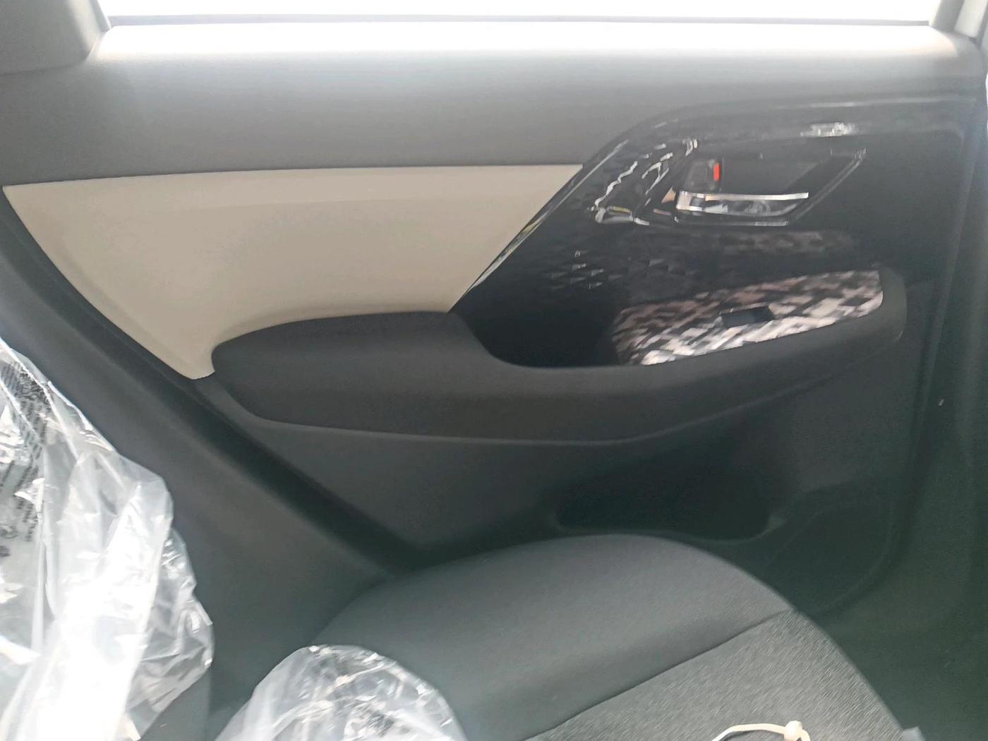 2026 Maruti Victoris Vxi 1.5 6AT, Petrol, Automatic, 261 km, interior