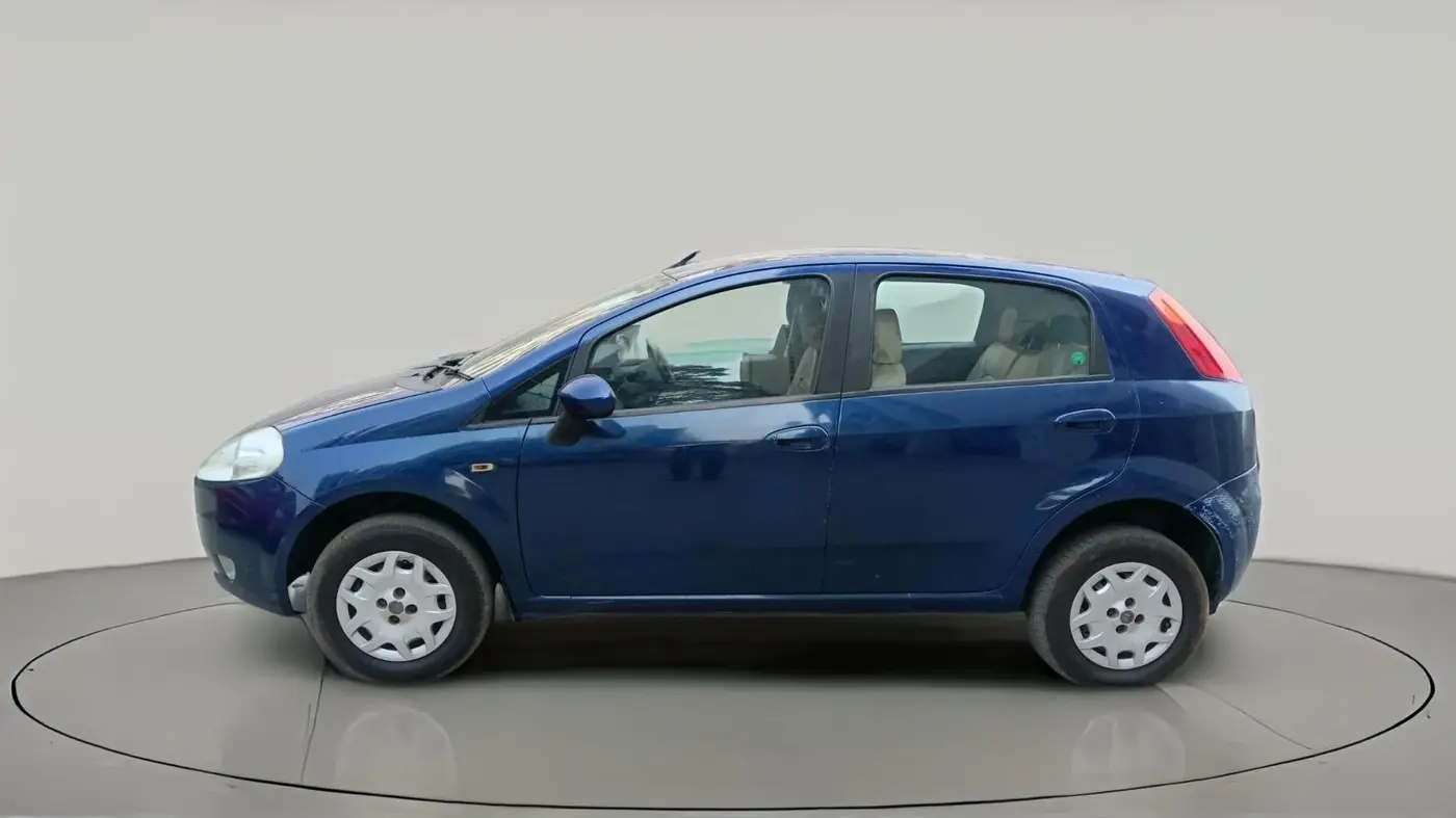 2013 Fiat Grand Punto DYNAMIC 1.3, Diesel, Manual, 1,07,547 km, exterior